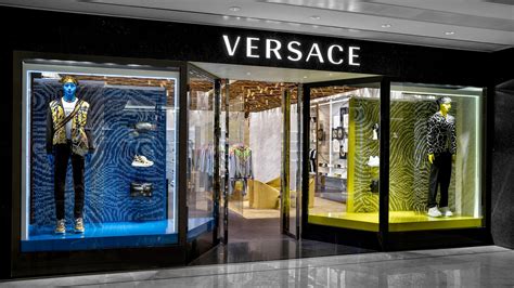 Versace a Verona. Negozi e rivenditori Versace. 